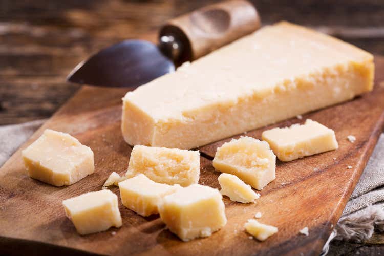 (Consorzio Parmigiano Reggiano La ristorazione per valorizzare la Dop)