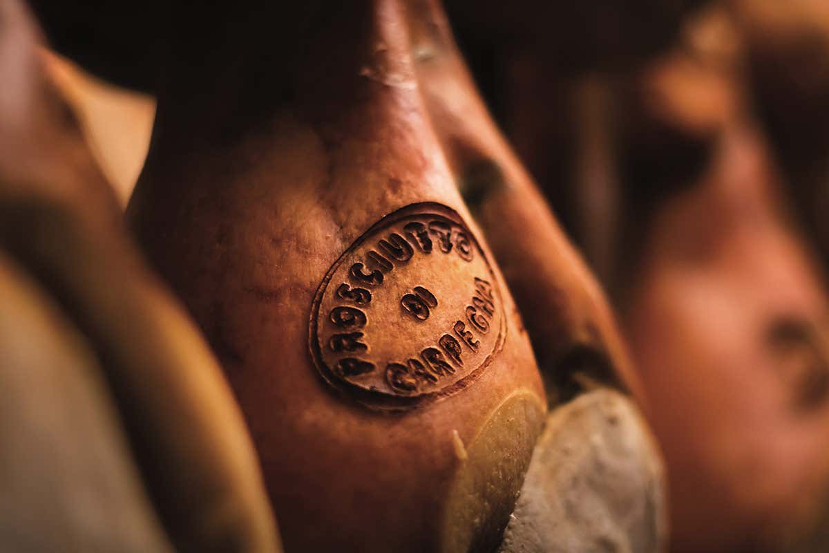 Prosciutto di Carpegna Dop, il primo ingrediente è il territorio d’origine Prosciutto di Carpegna Dop, il primo ingrediente è il territorio d’origine