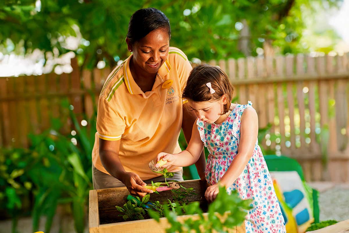 Coconut Tribe: il progetto che trasforma una vacanza alle Maldive in una crescita per i bambini Coconut Tribe: il progetto che trasforma una vacanza alle Maldive in una crescita per i bambini