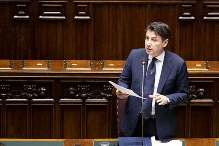 Giuseppe Conte riferisce alla Camera la posizione del Governo - La fase della tensione: Lega stanzia in Aula, la Calabria apre i ristoranti