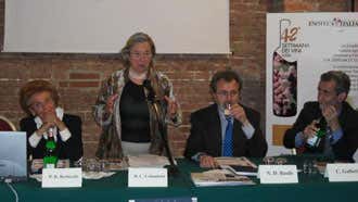 da sinistra Pia Donata Berlucchi, Donatella Cinelli Colombini, Nicola Dante Basile (giornalista de Il Sole 24Ore) e Claudio Galletti