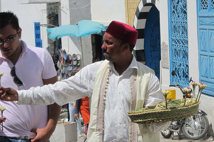 Corse di dromedari e cucina tunisina al Festival internazionale del Sahara