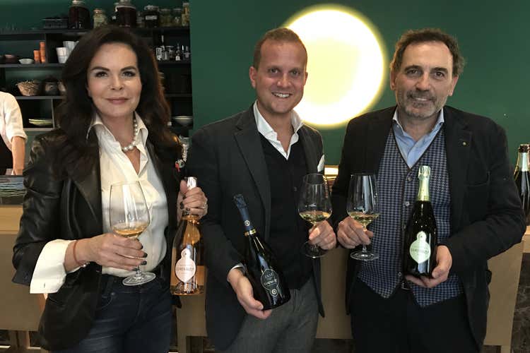 (Corteaura Franciacorta Le ambiziose bollicine della lentezza)