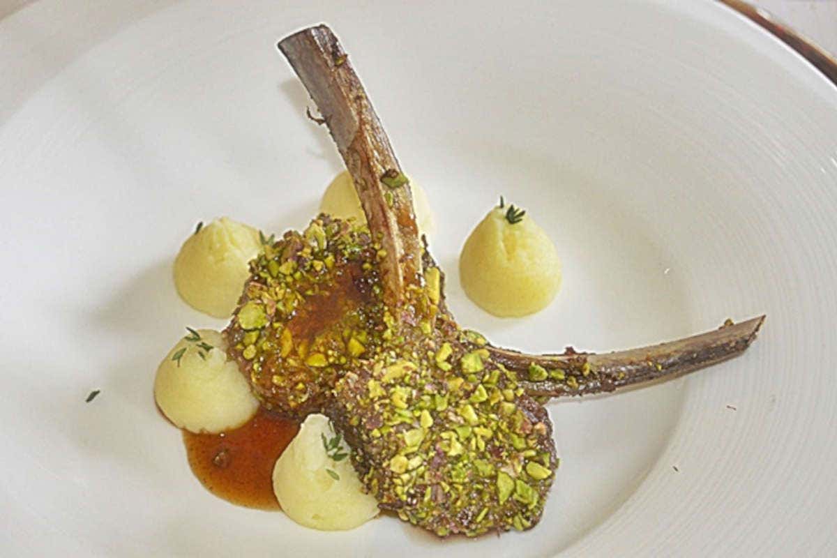 Adotta una scuola Ferrari &quote;sposa&quote; l'Alberghiero di Levico Terme