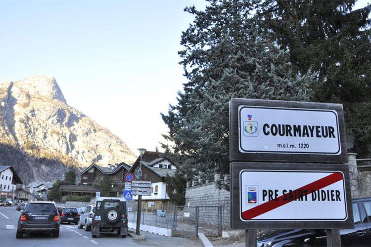 Courmayeur, hotel fantasma sul web Il sindaco: Tutelare i turisti dalle truffe