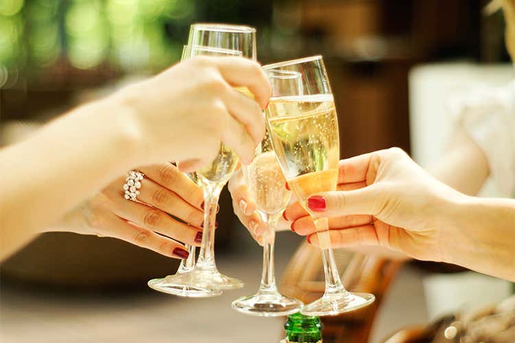 Crescita inarrestabile per le bollicine Sotto le feste sono un vero “must” Crescita inarrestabile per le bollicine Sotto le feste sono un vero “must”