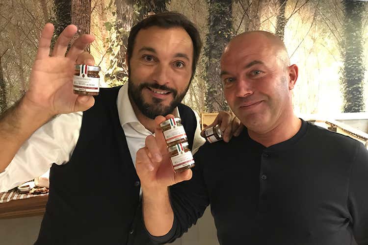 Cristiano Savini e Andrea Paternoster (Miele e tartufo insieme Una novità per impreziosire il menu) Cristiano Savini e Andrea Paternoster (Miele e tartufo insieme Una novità per impreziosire il menu)