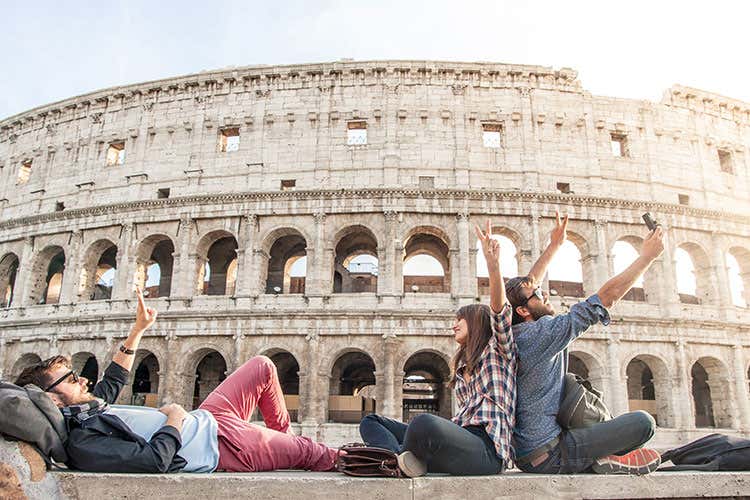 Roma deve fare i conti con una qualit&agrave; del turismo sempre pi&ugrave; bassa (Cronaca nera, abusi e vandalismi A Roma il turismo cola a picco)
