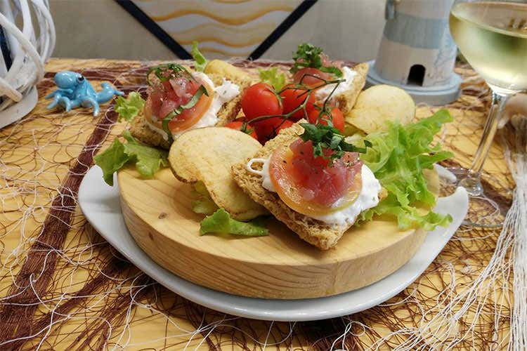 Crudo di mare e stile mediterraneo Il pesce è di casa da Sushiarìa a Salerno Crudo di mare e stile mediterraneo Il pesce è di casa da Sushiarìa a Salerno
