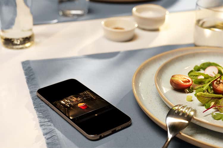 Cottura sempre a portata di mano grazie lo smartphone (Cucinare da remoto La nuova opportunità di Electrolux) Cottura sempre a portata di mano grazie lo smartphone (Cucinare da remoto La nuova opportunità di Electrolux)