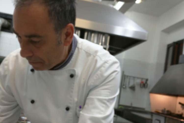 Vincenzo De Palo - Cultura, storia ed enogastronomia Viaggio nella magia della Murgia Vincenzo De Palo - Cultura, storia ed enogastronomia Viaggio nella magia della Murgia