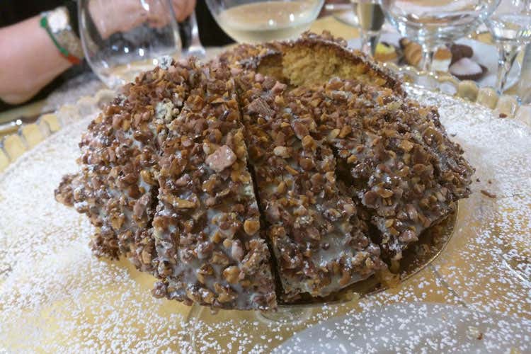Cultura, storia ed enogastronomia Viaggio nella magia della Murgia Cultura, storia ed enogastronomia Viaggio nella magia della Murgia