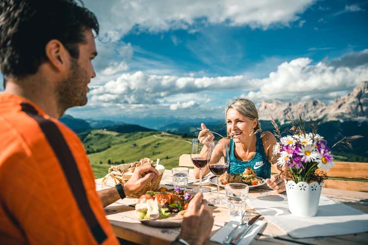 Cuochi stellati sulle vette dolomitiche In Alta Badia escursioni... di gusto Cuochi stellati sulle vette dolomitiche In Alta Badia escursioni... di gusto