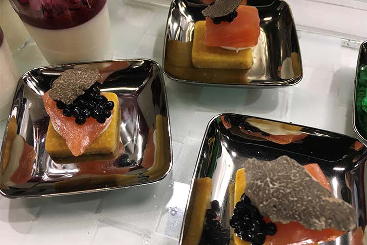 Longino & Cardenal si sposta in cucina Dalle materie prime al finger food Longino & Cardenal si sposta in cucina Dalle materie prime al finger food