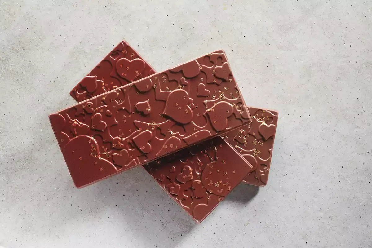 La tavoletta Cuore sabl&egrave; di avena con cioccolato Andoa Lact&eacute;e 39% I cuori di Valrhona per San Valentino
