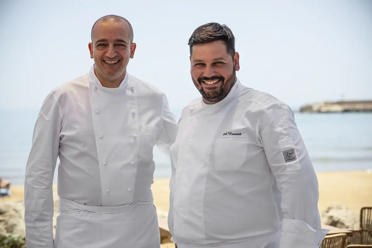 Pino Cuttaia e Alessandro Ravan&agrave; Uovodiseppiamare a San Leone: il mare secondo Pino Cuttaia