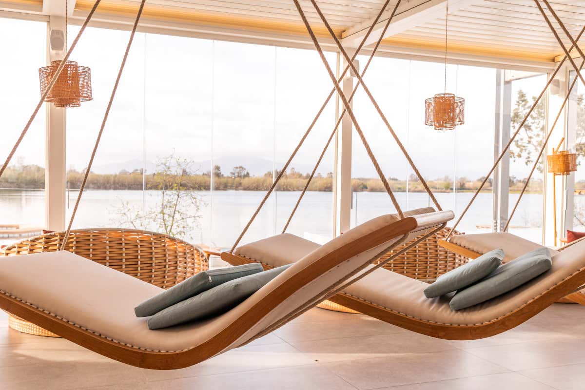 Laghi Nabi: un resort dal fascino ecosostenibile tra cielo e acqua