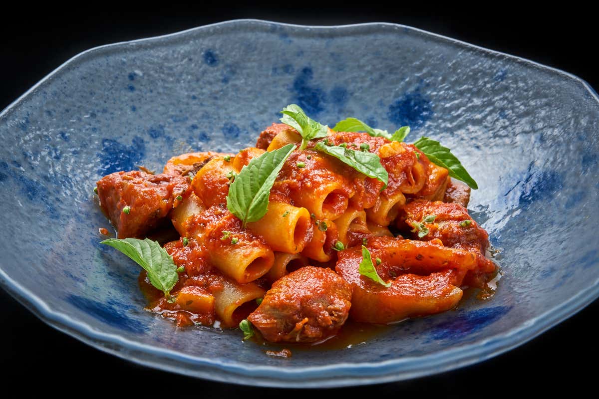 Mimì alla ferrovia: 80 anni di storia e sapori nel cuore di Napoli