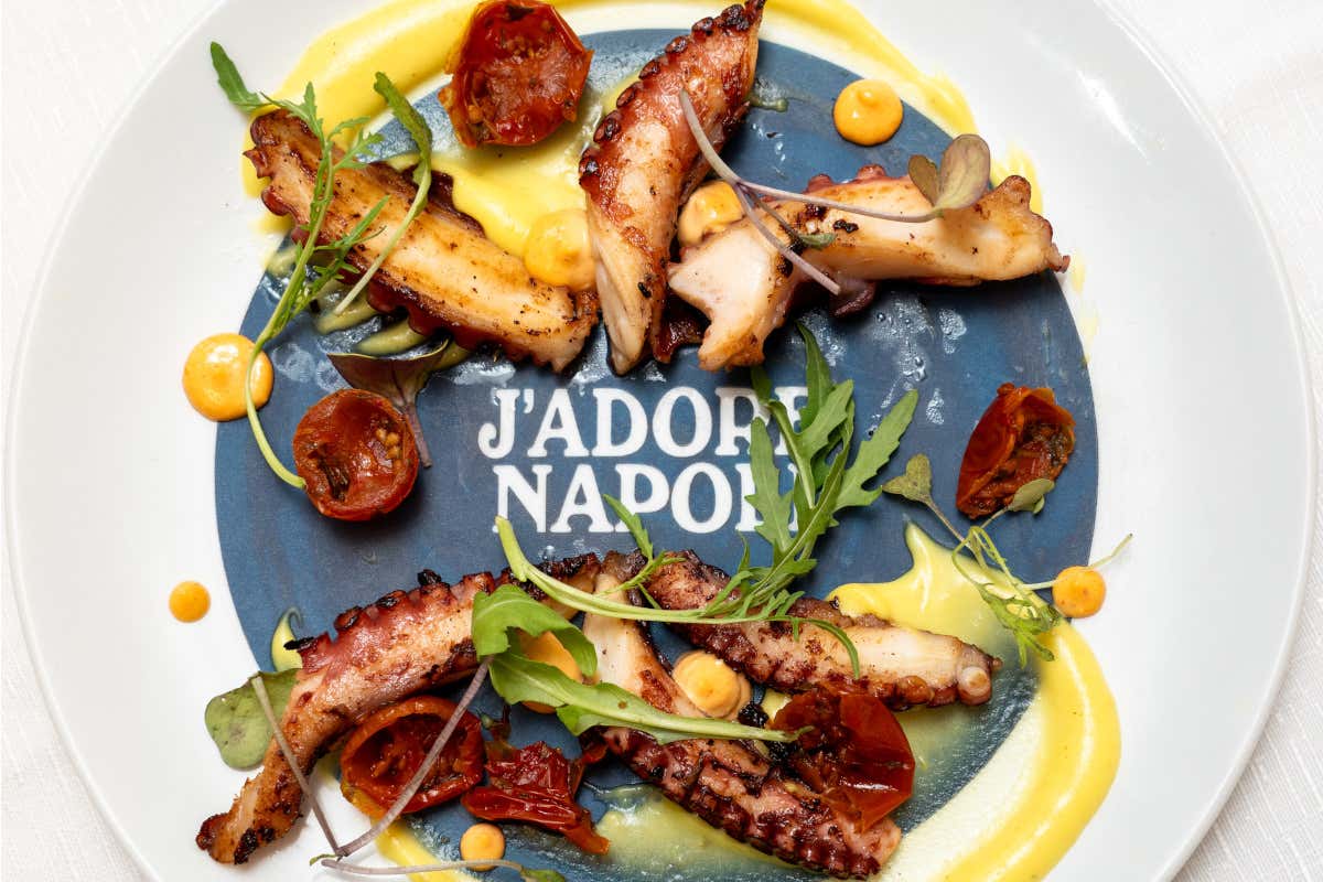 Mimì alla ferrovia: 80 anni di storia e sapori nel cuore di Napoli