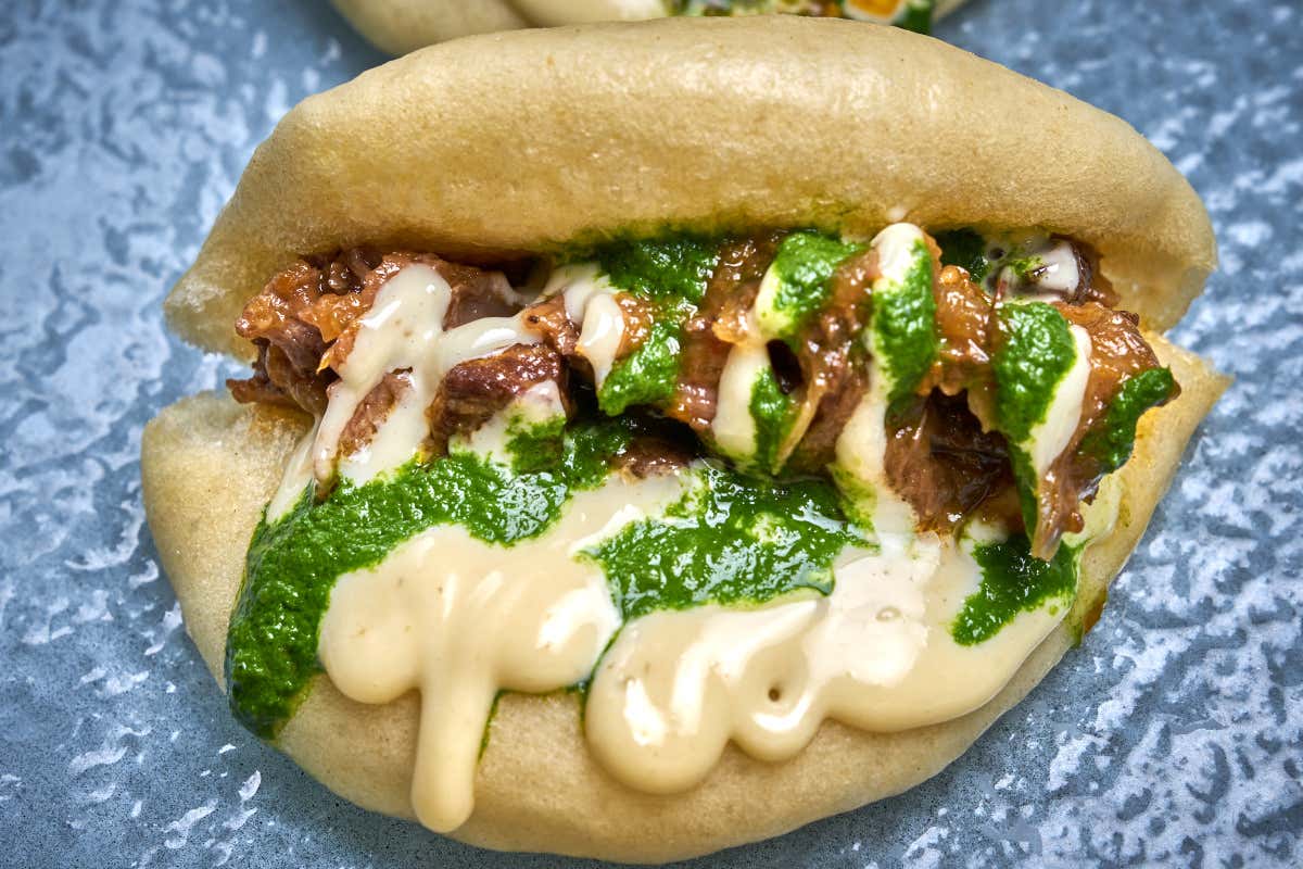 Mimì alla ferrovia: 80 anni di storia e sapori nel cuore di Napoli