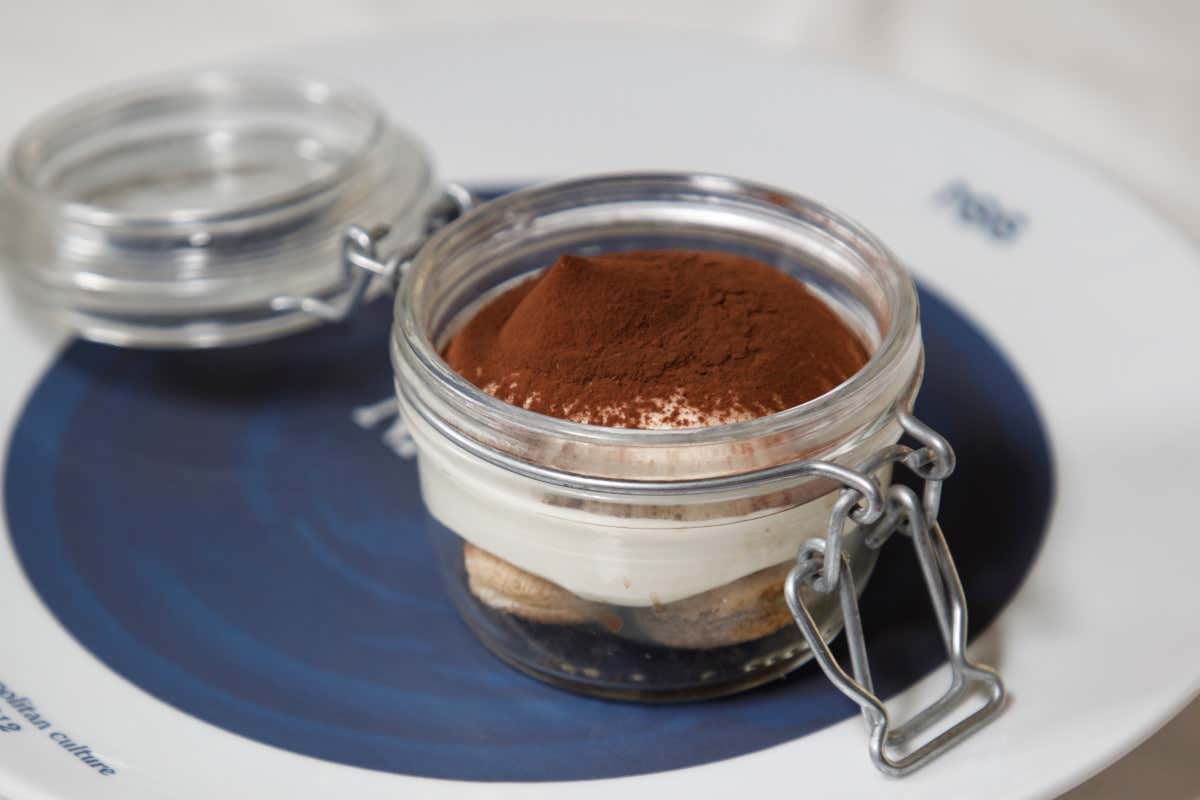 Mimì alla ferrovia: 80 anni di storia e sapori nel cuore di Napoli