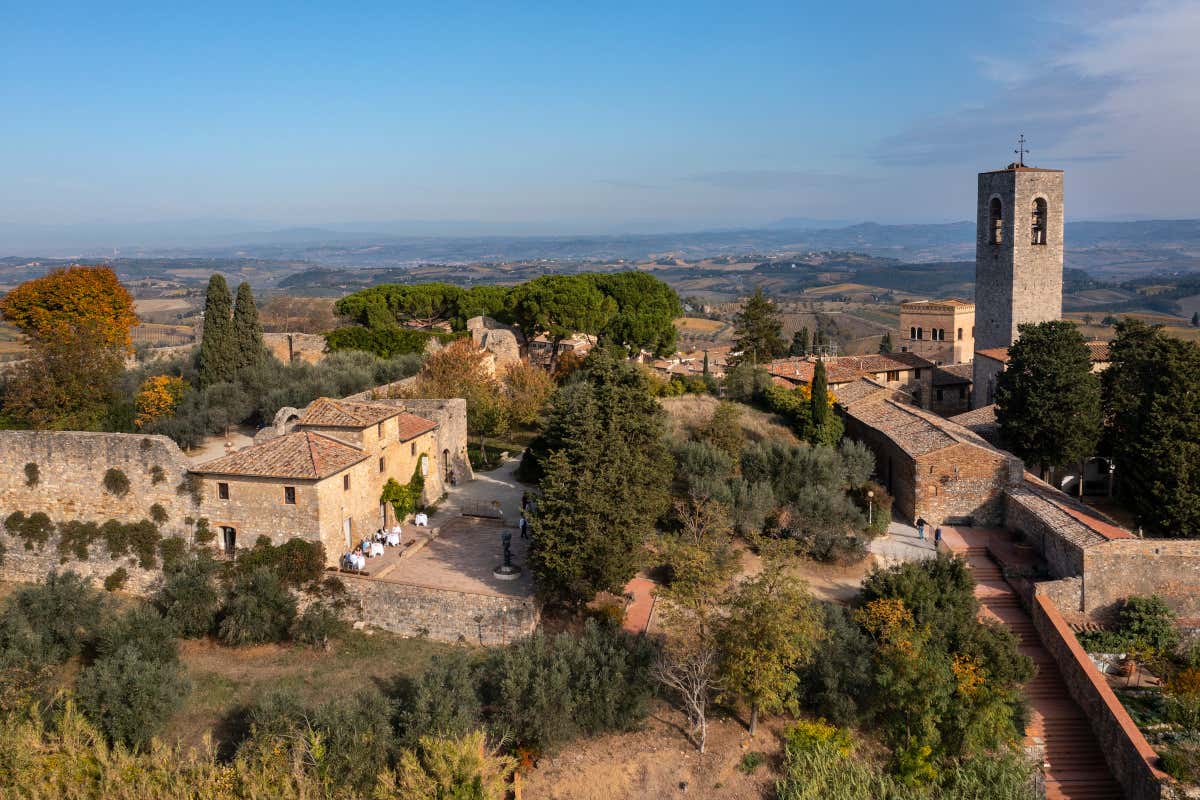 Vernaccia di San Gimignano, la regina bianca che sfida la crisi del vino Vernaccia di San Gimignano, la regina bianca che sfida la crisi del vino