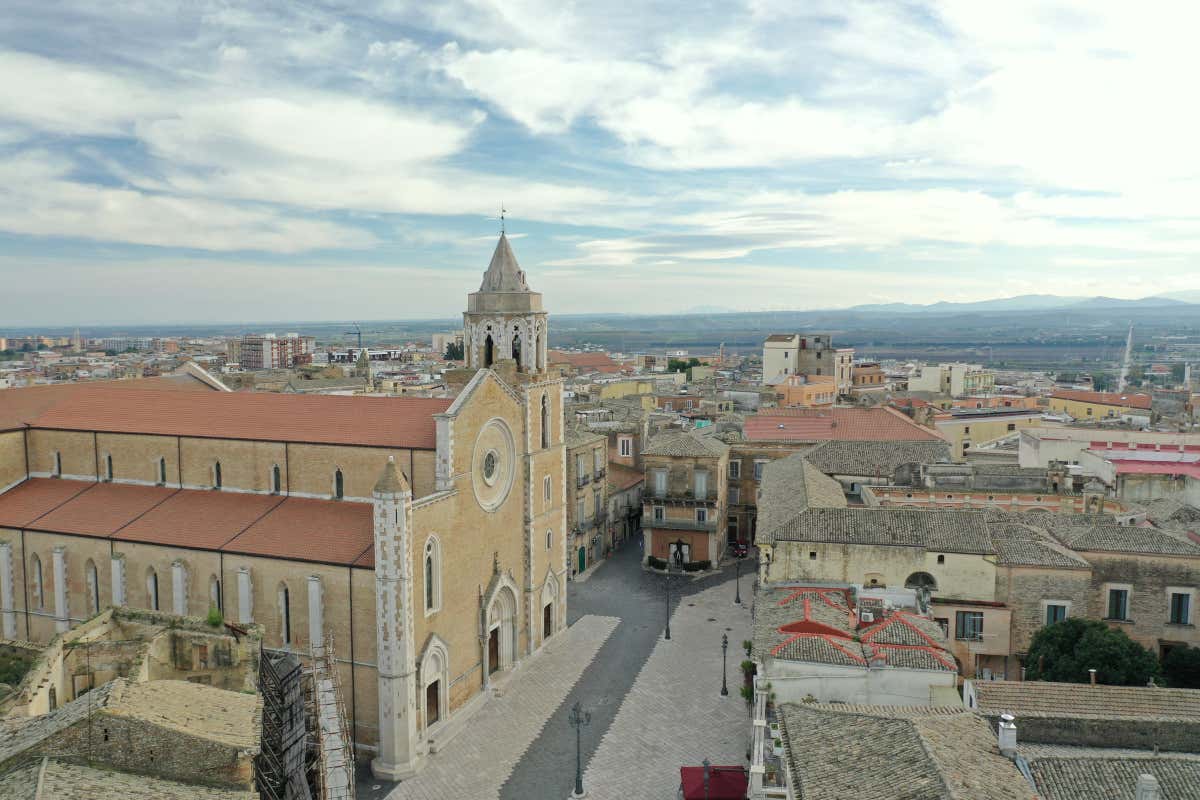 Lucera, crocevia di popoli e tradizioni: viaggio tra storia e gastronomia Lucera, crocevia di popoli e tradizioni: viaggio tra storia e gastronomia