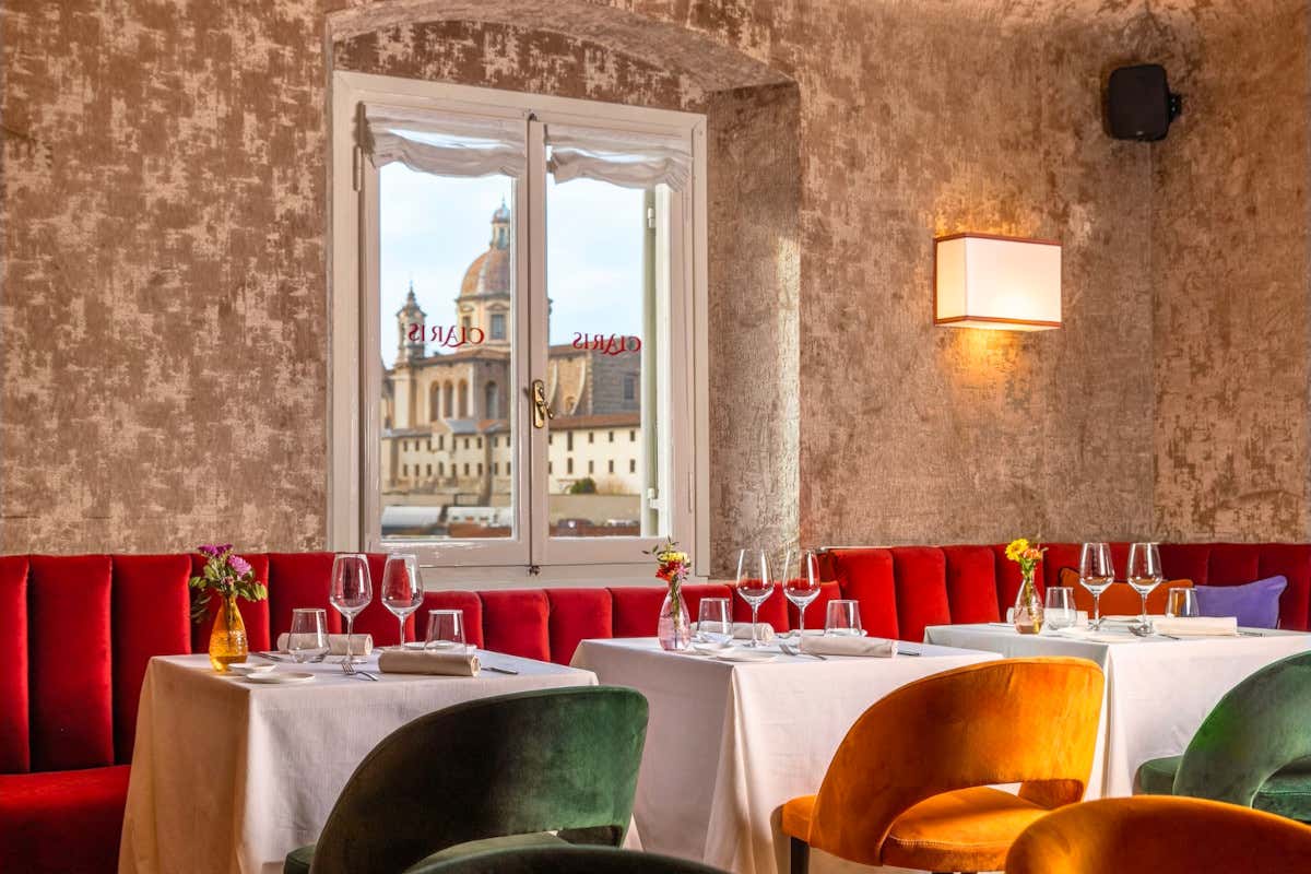 Claris rileva gli spazi dell’Harry’s Bar Claris: il nuovo ristorante sul Lungarno Vespucci prende il posto dell’Harry’s Bar