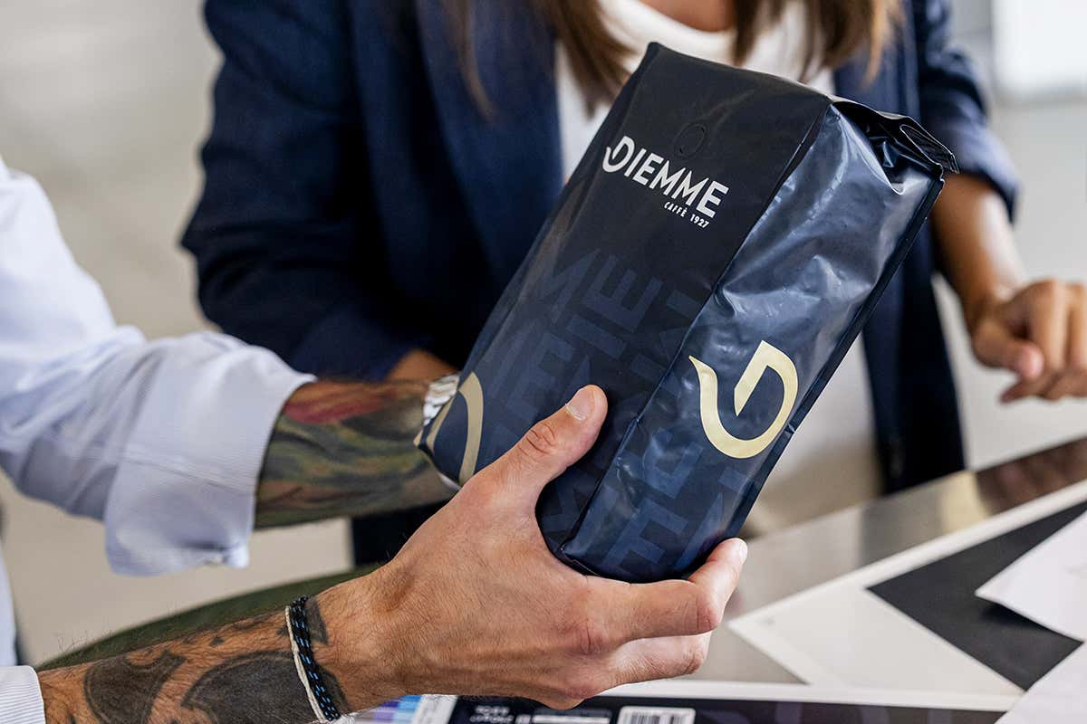 Tre generazioni, una sola miscela di valori: la storia dietro Diemme Caffè Tre generazioni, una sola miscela di valori: la storia dietro Diemme Caffè