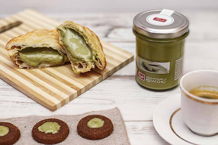  Pistì è stata fra le prime aziende a ricevere l'autorizzazione alla vendita e alla trasformazione di “Pistacchio Verde di Bronte Dop” - Da Pistì la dolcezza della Sicilia La filiera del Pistacchio di Bronte