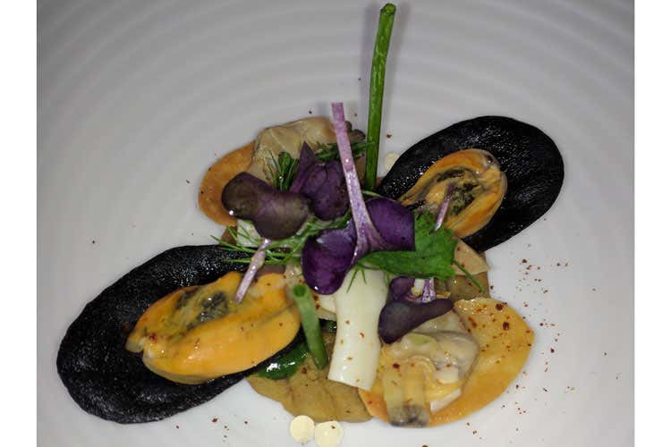 (A Fondi la cucina gourmet di De Filippi Da Riso Amaro piatti gustosi e originali)