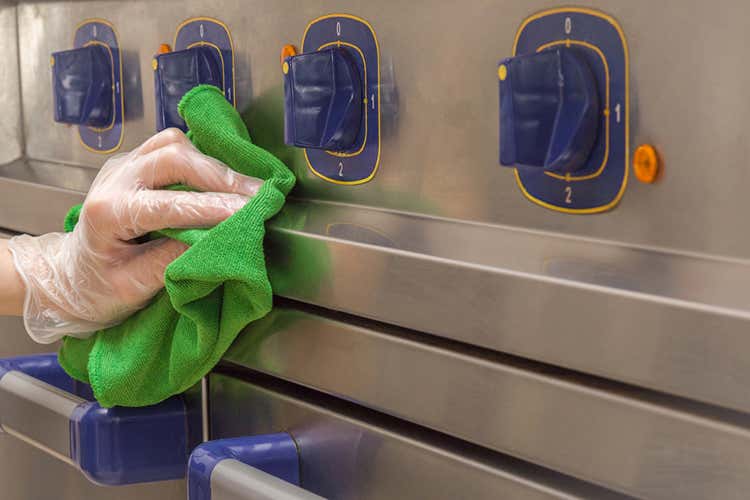 Dagli igienizzanti al vapore, tutti gli strumenti per la pulizia Dagli igienizzanti al vapore, tutti gli strumenti per la pulizia