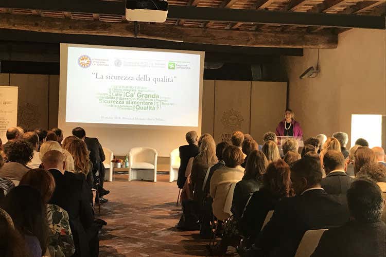 (Dal campo alla corsia La filiera alimentare negli ospedali) (Dal campo alla corsia La filiera alimentare negli ospedali)