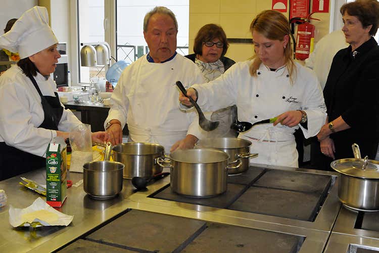 Ivar Foglieni e Alessandra Organista (Dall&rsquo;India alla Lettonia via Bergamo La cucina italiana si promuove e piace)