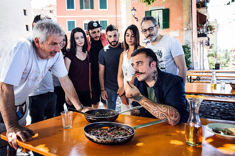 Dallo street food in tv all'aiuto nel sociale Il successo di Chef Rubio in un film