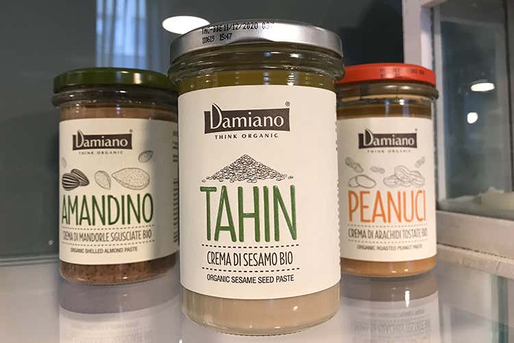 Creme spalmabili (Damiano, la frutta secca che produce benessere) Creme spalmabili (Damiano, la frutta secca che produce benessere)