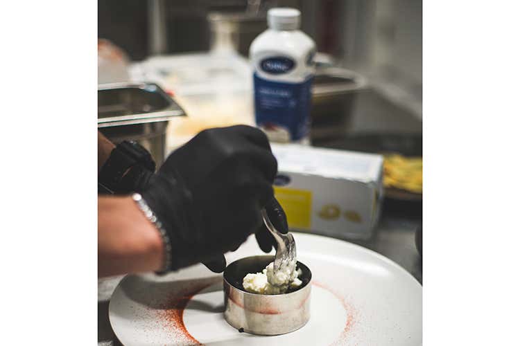 (David Azzara, cucina creativa con materie prime locali)