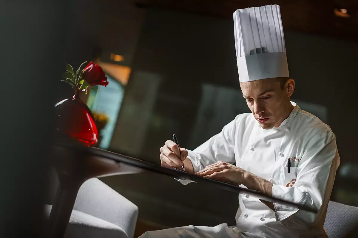 David Cattoi Belle &Eacute;poque contemporanea al Lido Palace di Riva del Garda