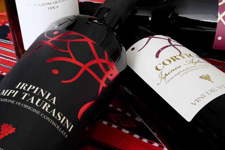 L’Irpinia Campi Taurasi Doc. Un Aglianico prodotto con uve della sottozona Campi Taurasi - Vini De Stefano, sapori d'Irpinia Ogni bicchiere è frutto di passione L’Irpinia Campi Taurasi Doc. Un Aglianico prodotto con uve della sottozona Campi Taurasi - Vini De Stefano, sapori d'Irpinia Ogni bicchiere è frutto di passione