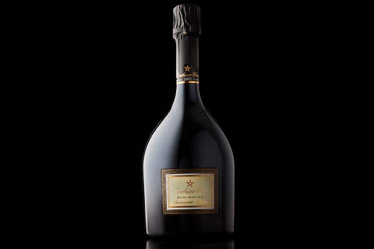 Decem Annis 2005 Derbusco CivesLungo affinamento, gusto unico Decem Annis 2005 Derbusco CivesLungo affinamento, gusto unico