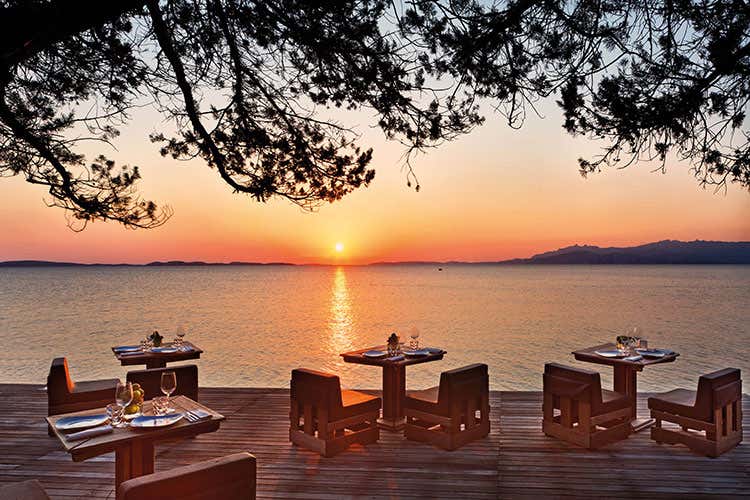 Tramonto a Capo d'Orso (Delphina Resort, 8 strutture A 5 stelle nel nord della Sardegna)