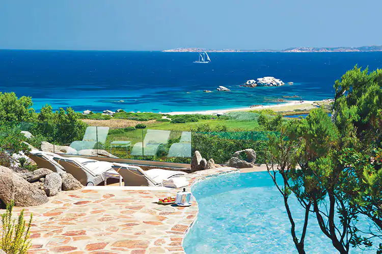Investiti oltre 15 milioni per arricchire l'offerta e i servizi per le famiglie Estate in Sardegna? Delphina apre tutte le sue strutture
