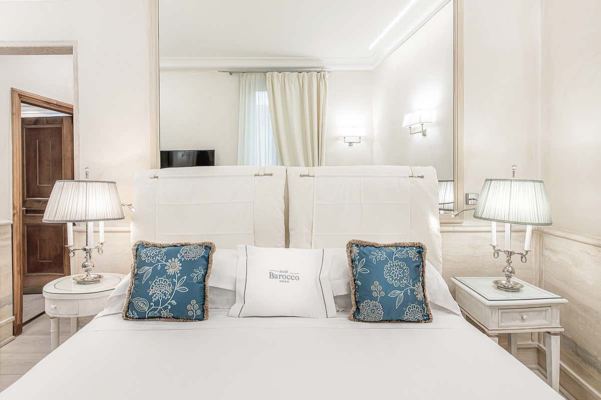 Hotel Barocco: charme romano con vista su Piazza Barberini e colazione d’autore