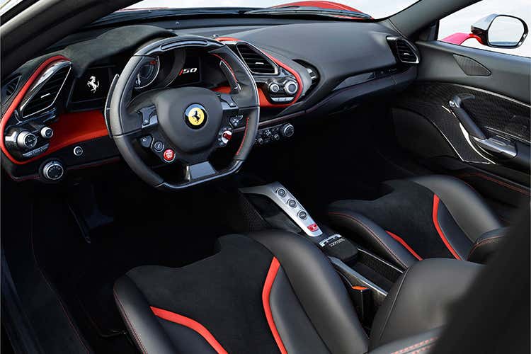 Design futuristico e 690 cavalli di potenza Ferrari J50, un'esclusiva limited edition