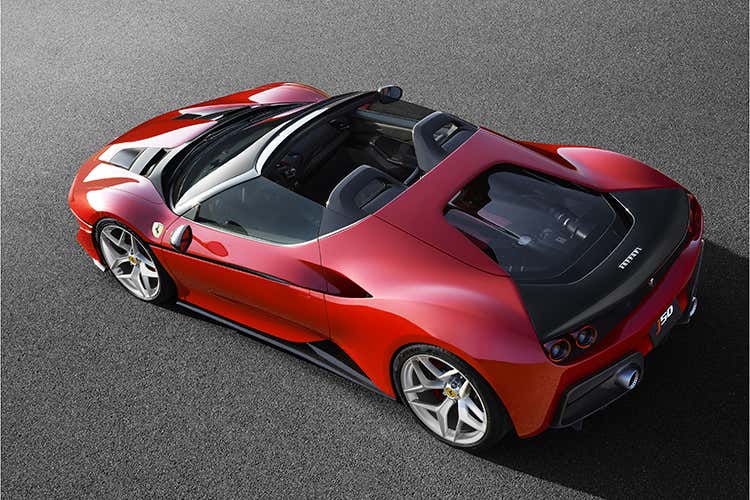 Design futuristico e 690 cavalli di potenza Ferrari J50, un'esclusiva limited edition