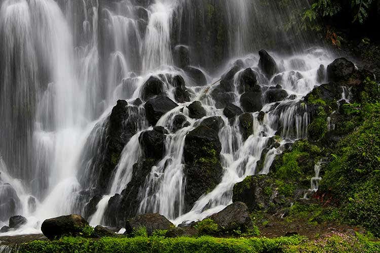 Le Azzorre, in Portogallo - Virus, Etna e Dolomiti tra i luoghi da visitare conclusa l'emergenza Le Azzorre, in Portogallo - Virus, Etna e Dolomiti tra i luoghi da visitare conclusa l'emergenza