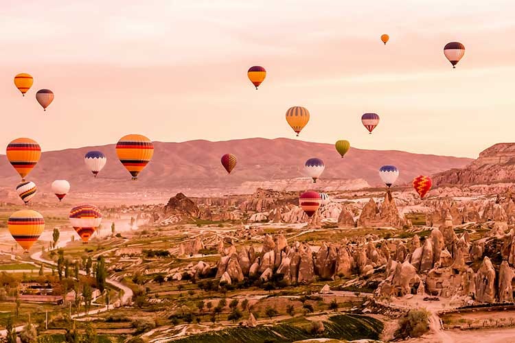 Cappadocia in Turchia - Virus, Etna e Dolomiti tra i luoghi da visitare conclusa l'emergenza