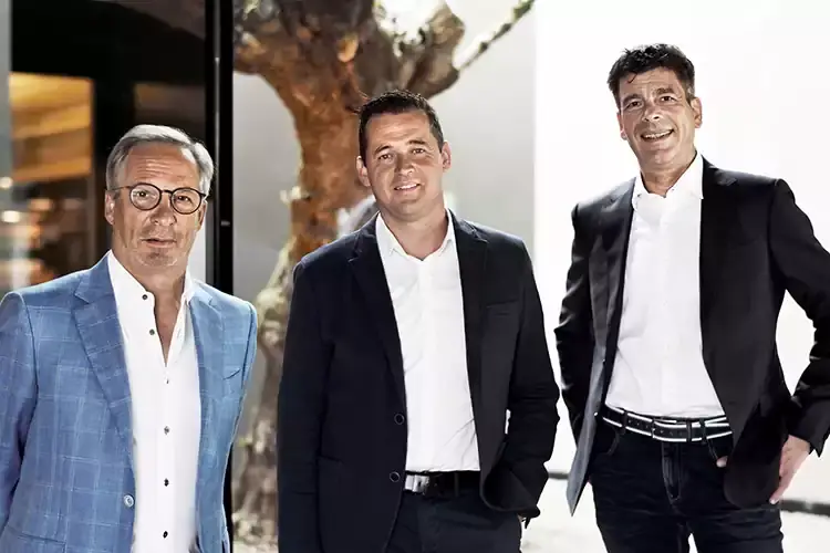 Hans Terzer, enologo, Karl Pardatscher, presidente, G&uuml;nther Neumair, amministratore delegato Cantina di San Michele Appiano Vincenti con il lavoro di squadra