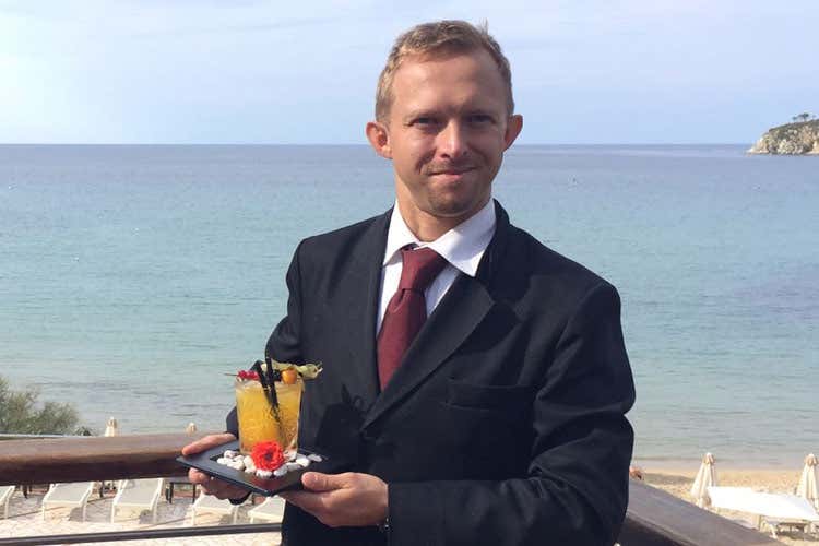 Diventare bar manager Il sogno realizzato di Simone Bruni Diventare bar manager Il sogno realizzato di Simone Bruni