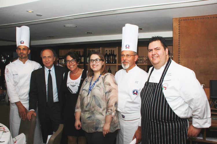 (Divine Creazioni di Surgital a Londra In cucina i cuochi Apci Uk)